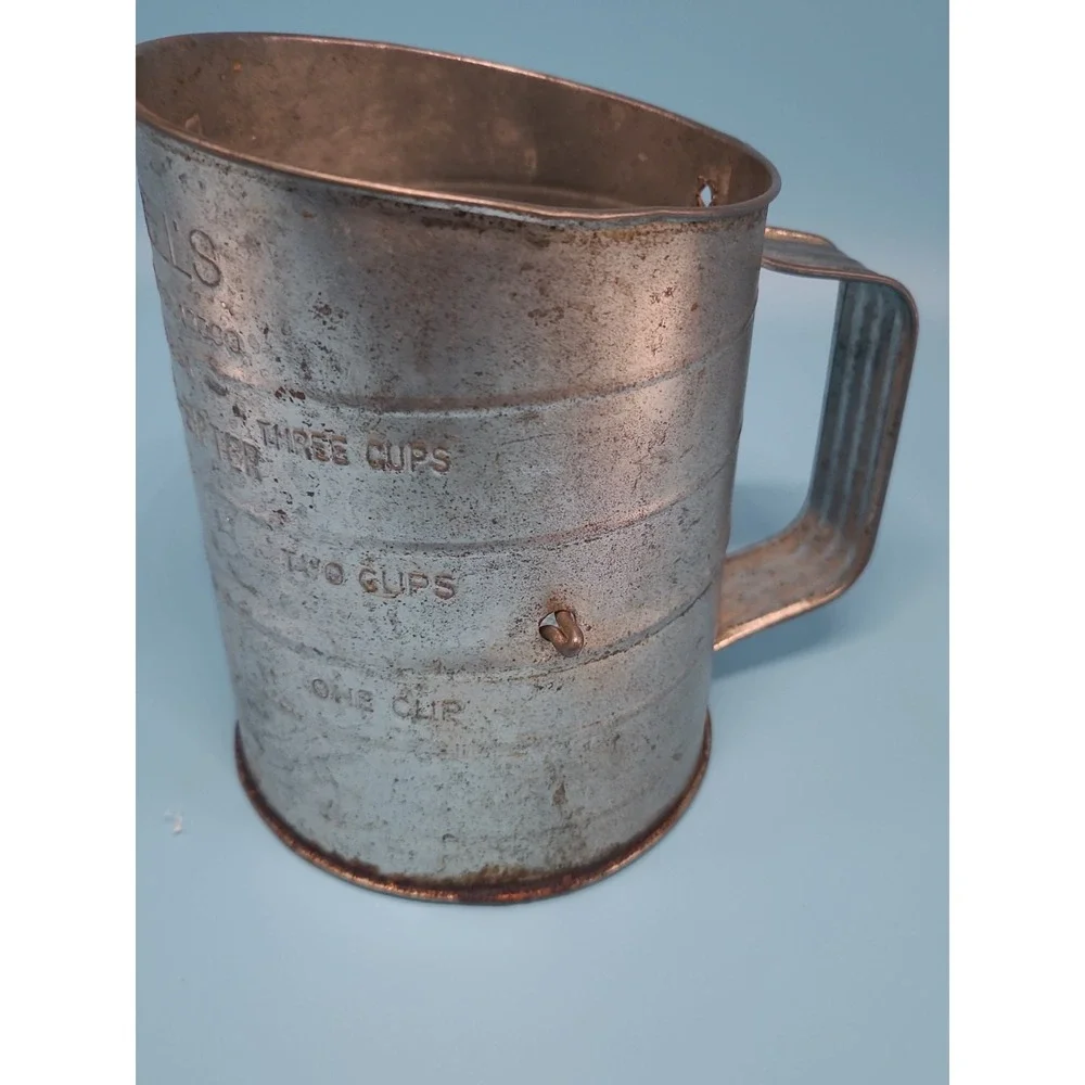 Bromwells Vintage Rustic Measuring Sifter 3 Cups Made In The USA